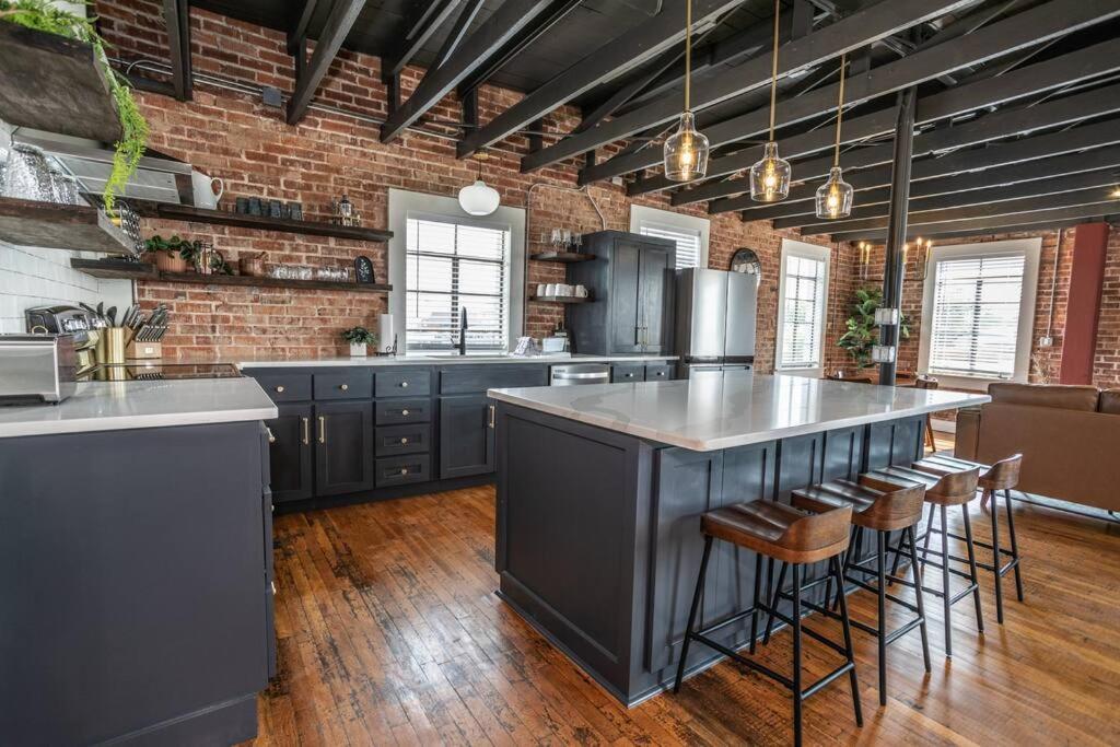 The Loft At 113 - Gateway To The North Texas Hill Country Apartment Muenster Екстериор снимка