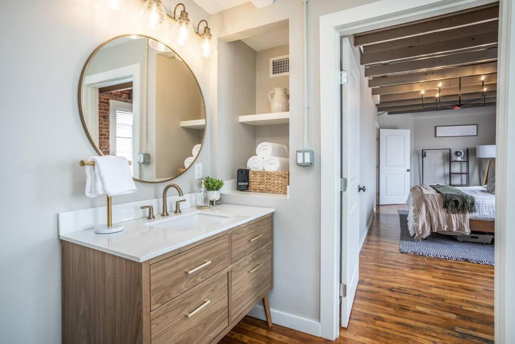 The Loft At 113 - Gateway To The North Texas Hill Country Apartment Muenster Екстериор снимка