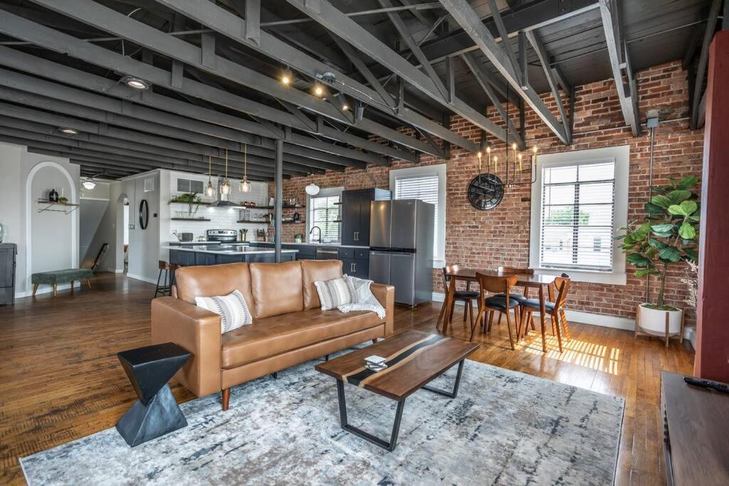 The Loft At 113 - Gateway To The North Texas Hill Country Apartment Muenster Екстериор снимка