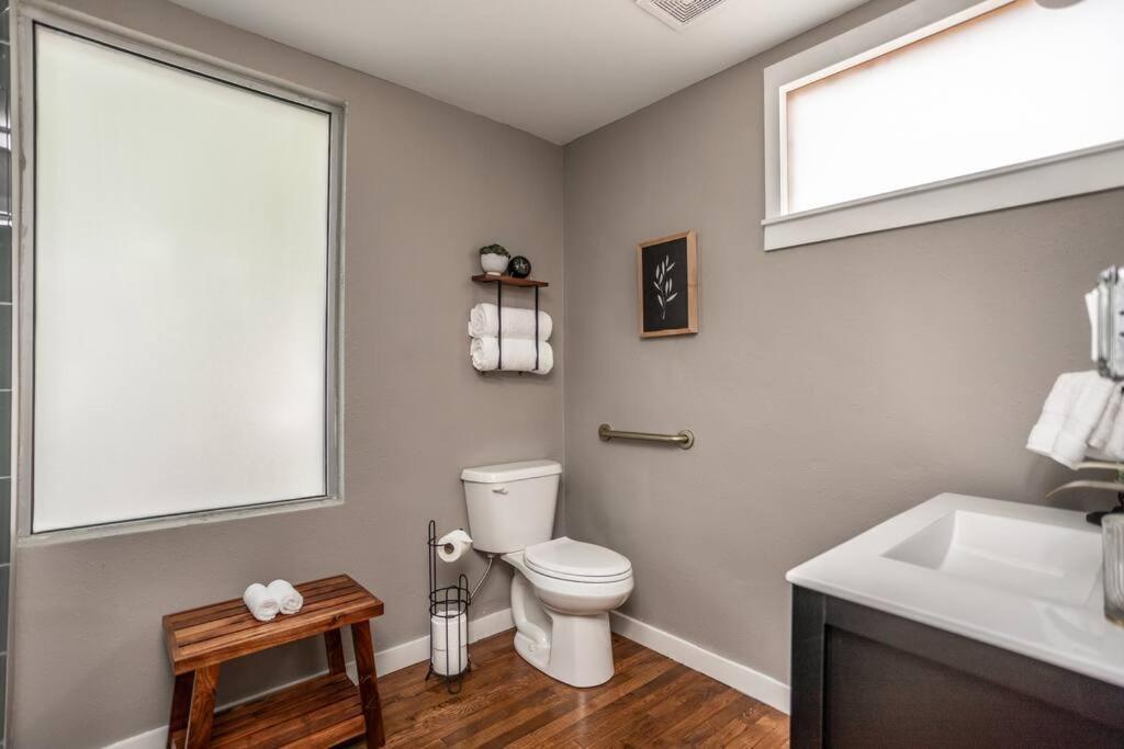 The Loft At 113 - Gateway To The North Texas Hill Country Apartment Muenster Екстериор снимка